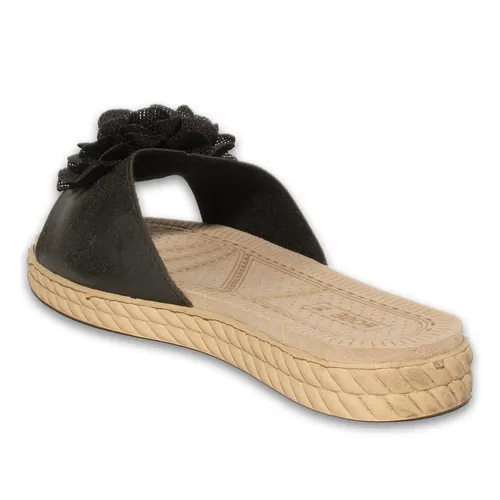 Black Faux Leather Flat Sandals – Floral Detail, Suitable for Summer Use and Daily Elegance for Women — wholesale footwear image